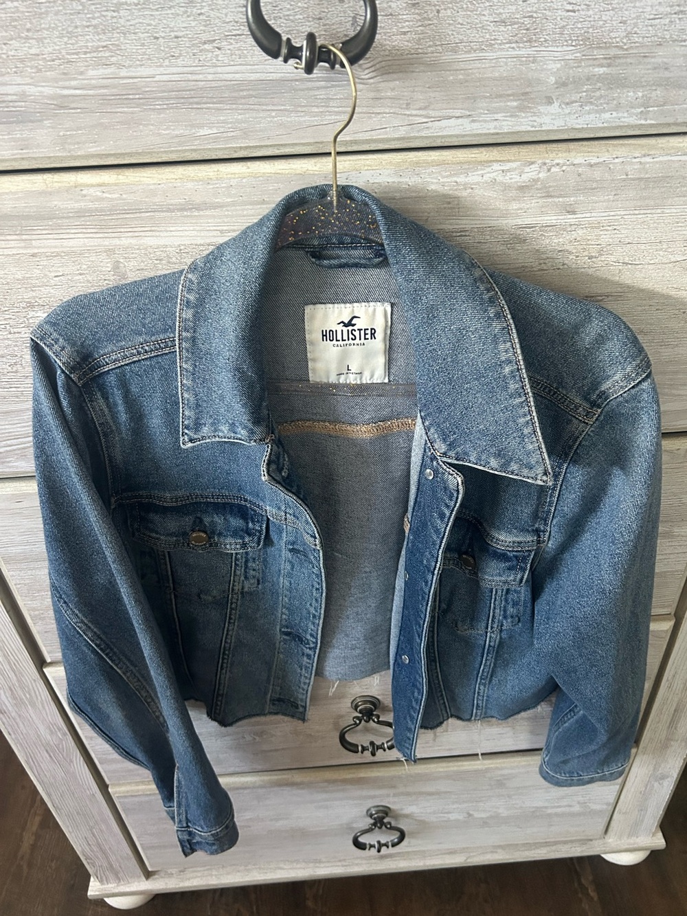 Hollister Sz L Raw Hem Distressed Stretchy Denim Jacket Barely Worn
